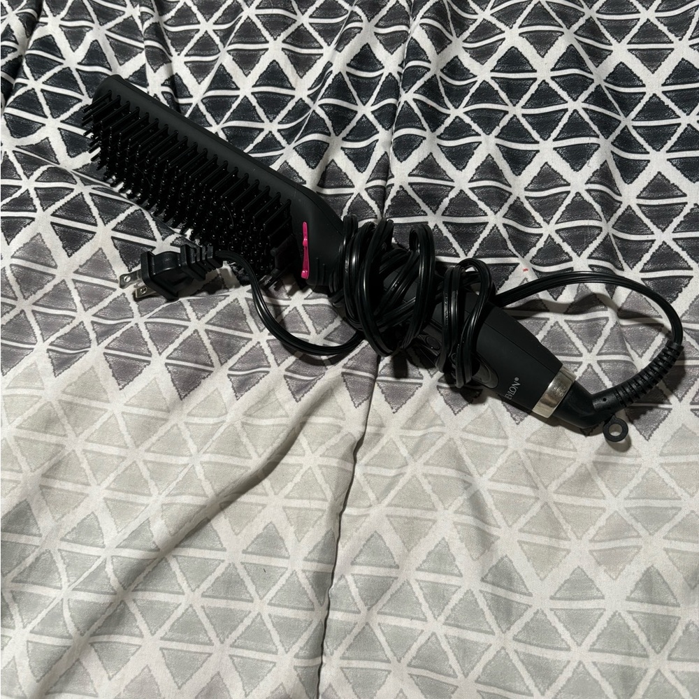 straightening brush